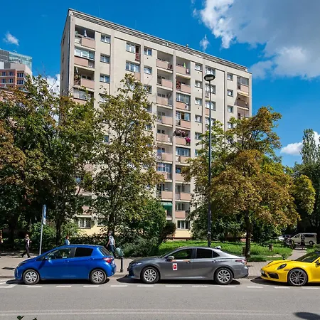 Rondo Onz Homely By Bookinghost * Warszawa