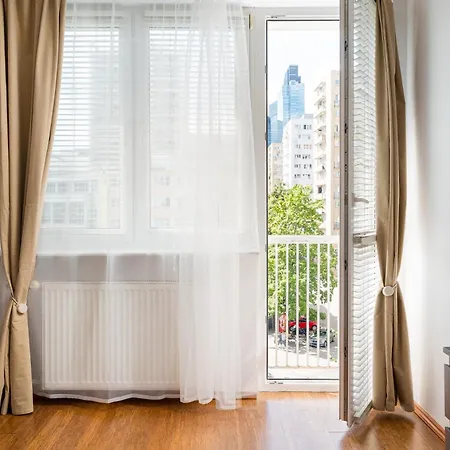 Rondo Onz Homely By Bookinghost * Warszawa
